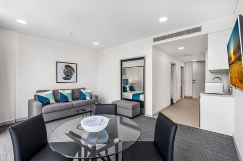 Essence Suites Taringa - Accommodation Newcastle 32