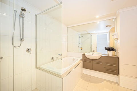 On The Bay Apartments - Accommodation Newcastle 16