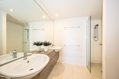 On The Bay Apartments - Accommodation Newcastle 18