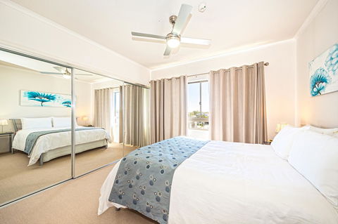 On The Bay Apartments - Accommodation Newcastle 2