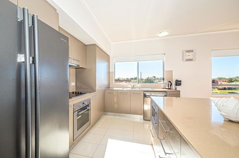 On The Bay Apartments - Accommodation Newcastle 3