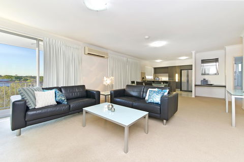 On The Bay Apartments - Accommodation Newcastle 15