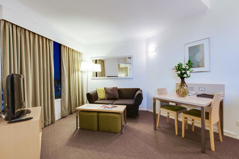 Oakwood Hotel & Apartments Brisbane - Accommodation Newcastle 3