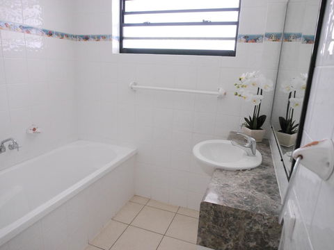 Cylinder Beach Mooloomba Unit 3 - Accommodation Newcastle 10
