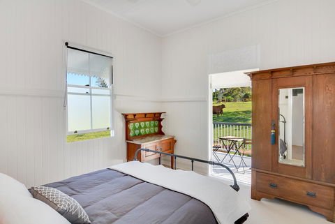 Cloud Hill - Accommodation Newcastle 4