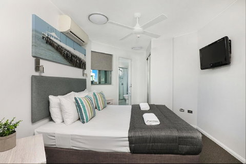 Malibu Apartments - Accommodation Newcastle 8