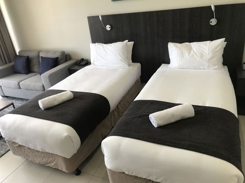 Sunshine Tower Hotel - Accommodation Newcastle 10