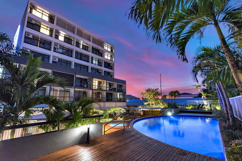 Sunshine Tower Hotel - Accommodation Newcastle 0