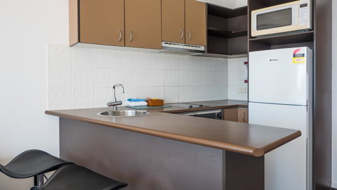 Broadbeach Savannah Resort - Accommodation Newcastle 26
