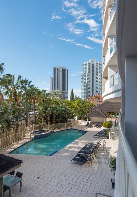 Broadbeach Savannah Resort - Accommodation Newcastle 3