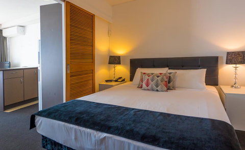 Broadbeach Savannah Resort - Accommodation Newcastle 24