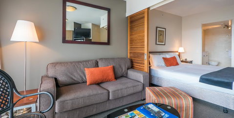 Broadbeach Savannah Resort - Accommodation Newcastle 33