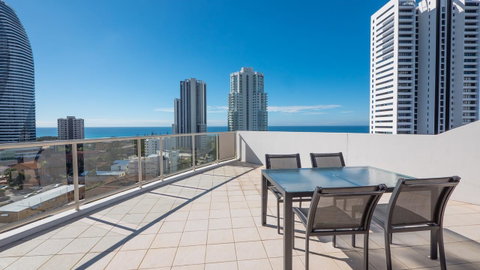 Broadbeach Savannah Resort - Accommodation Newcastle 1