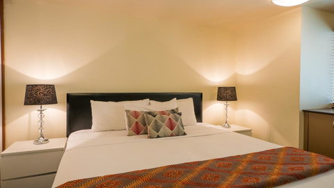 Broadbeach Savannah Resort - Accommodation Newcastle 5