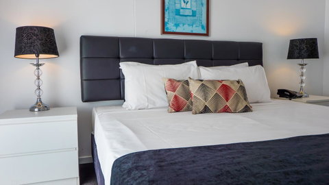 Broadbeach Savannah Resort - Accommodation Newcastle 14