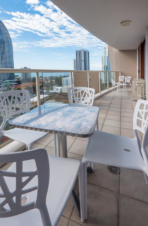 Broadbeach Savannah Resort - Accommodation Newcastle 9