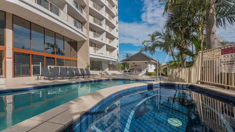Broadbeach Savannah Resort - Accommodation Newcastle 2