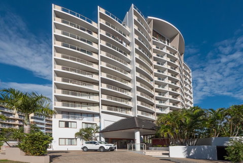 Broadbeach Savannah Resort - Accommodation Newcastle 0