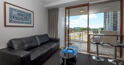 Broadbeach Savannah Resort - Accommodation Newcastle 37