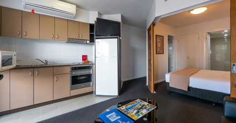Broadbeach Savannah Resort - Accommodation Newcastle 30
