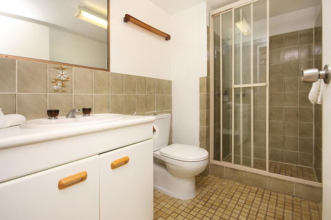 Spindrift On The Beach - Absolute Beachfront - Accommodation Newcastle 41