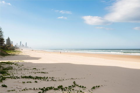 Spindrift On The Beach - Absolute Beachfront - Accommodation Newcastle 21