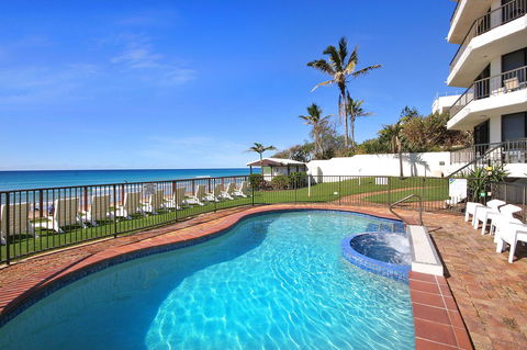 Spindrift On The Beach - Absolute Beachfront - Accommodation Newcastle 23