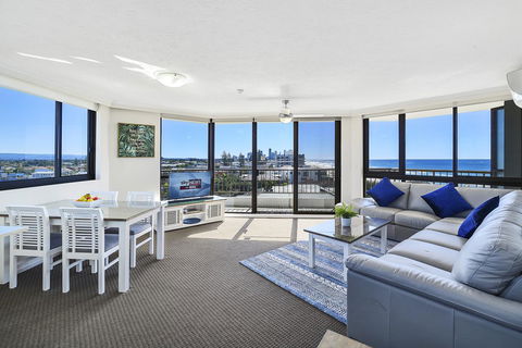 Spindrift On The Beach - Absolute Beachfront - Accommodation Newcastle 3