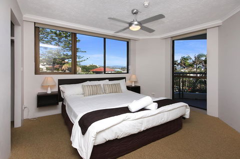 Spindrift On The Beach - Absolute Beachfront - Accommodation Newcastle 29