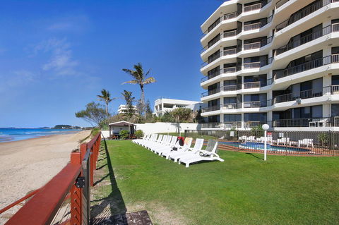 Spindrift On The Beach - Absolute Beachfront - Accommodation Newcastle 1