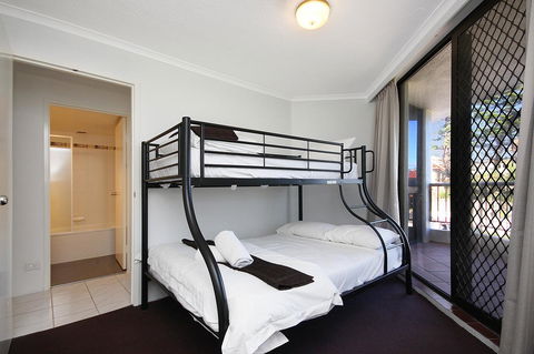 Spindrift On The Beach - Absolute Beachfront - Accommodation Newcastle 31