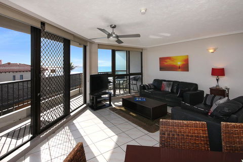 Spindrift On The Beach - Absolute Beachfront - Accommodation Newcastle 39
