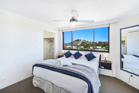 Spindrift On The Beach - Absolute Beachfront - Accommodation Newcastle 2