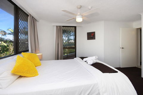 Spindrift On The Beach - Absolute Beachfront - Accommodation Newcastle 32
