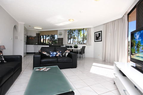 Spindrift On The Beach - Absolute Beachfront - Accommodation Newcastle 33