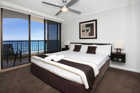 Spindrift On The Beach - Absolute Beachfront - Accommodation Newcastle 5