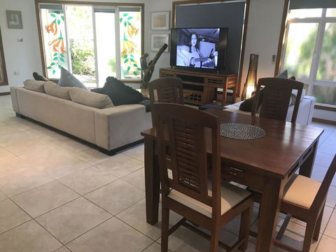 Taj On Byrnes - Private Luxury Apartment Mareeba - Accommodation Newcastle 6