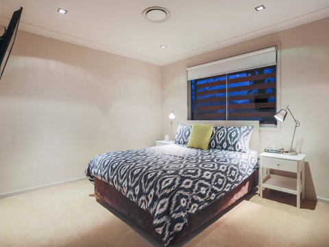Hamilton Executive - Accommodation Newcastle 9