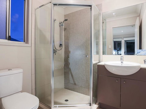 Hamilton Executive - Accommodation Newcastle 8