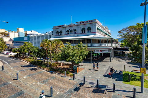 Hides Hotel - Accommodation Newcastle 2