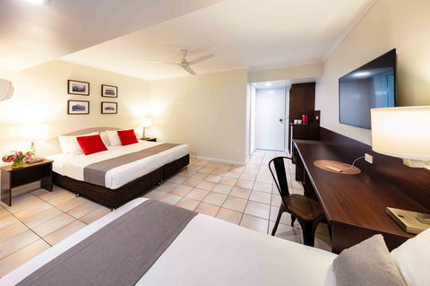Hides Hotel - Accommodation Newcastle 7