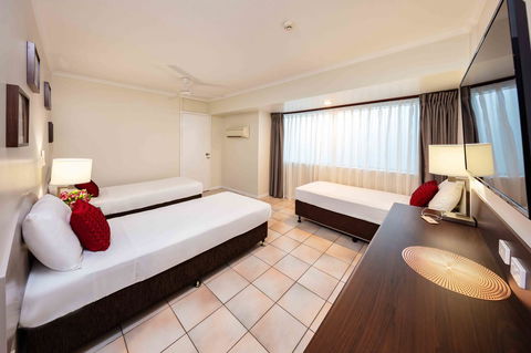 Hides Hotel - Accommodation Newcastle 9