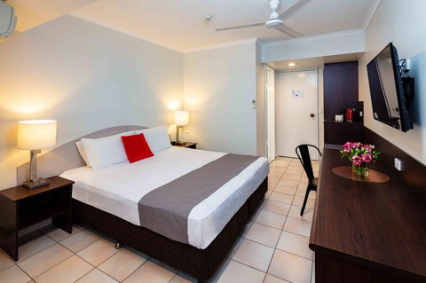 Hides Hotel - Accommodation Newcastle 3