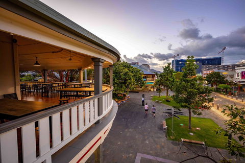 Hides Hotel - Accommodation Newcastle 26