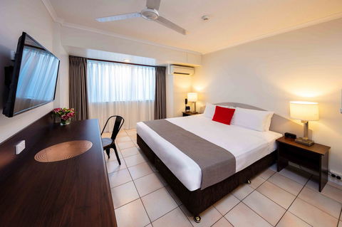 Hides Hotel - Accommodation Newcastle 0