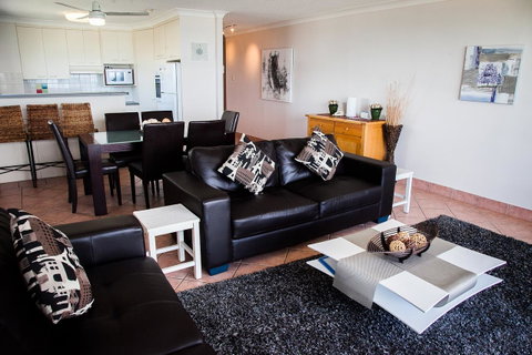 Elouera Tower - Accommodation Newcastle 9
