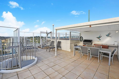 Elouera Tower - Accommodation Newcastle 4