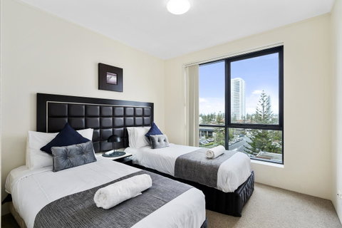 Broadbeach On The Park, 3 Bed Ocean - We Accommodate - Accommodation Newcastle 7
