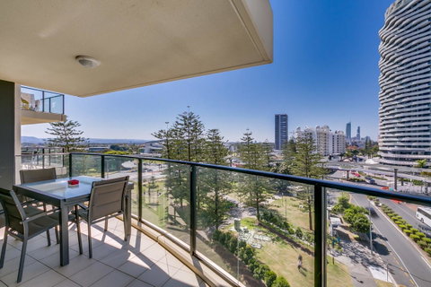Broadbeach On The Park, 3 Bed Ocean - We Accommodate - Accommodation Newcastle 14