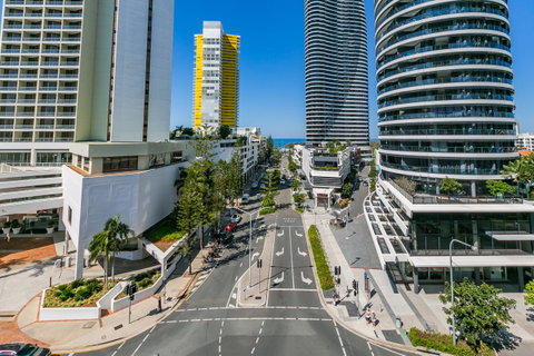 Broadbeach On The Park, 3 Bed Ocean - We Accommodate - Accommodation Newcastle 11